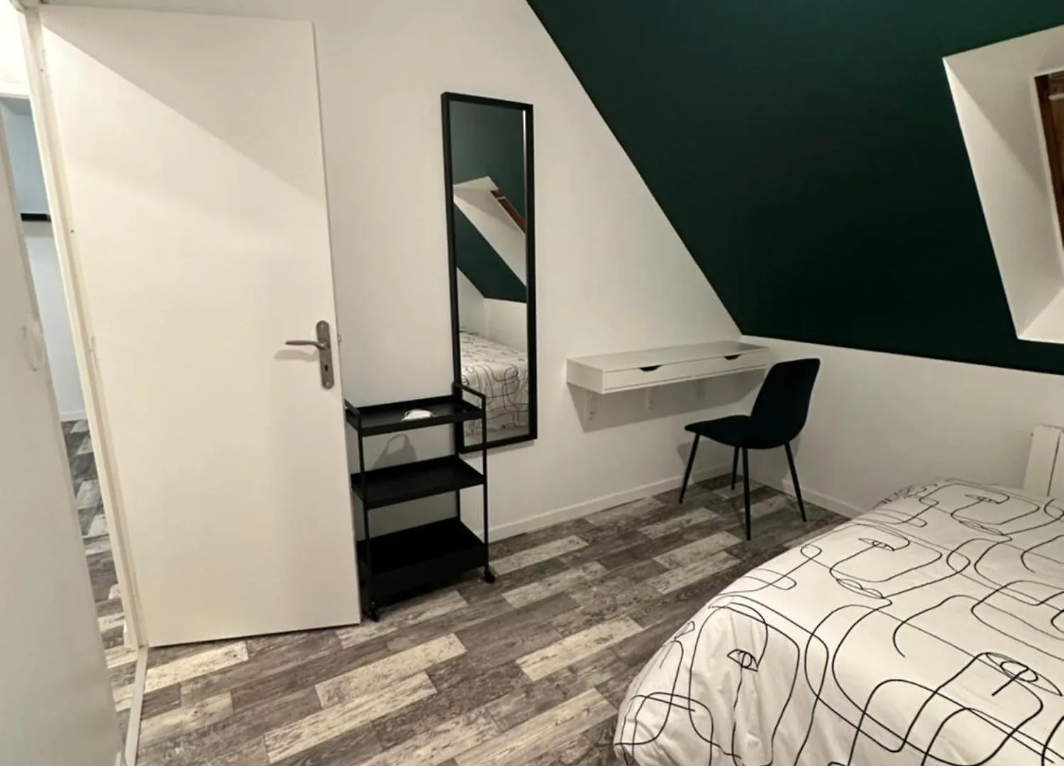 Holiday home The Green House , Grand Parking, Proche Gare, Jardin, Jacuzzi Saint-Brieuc France
